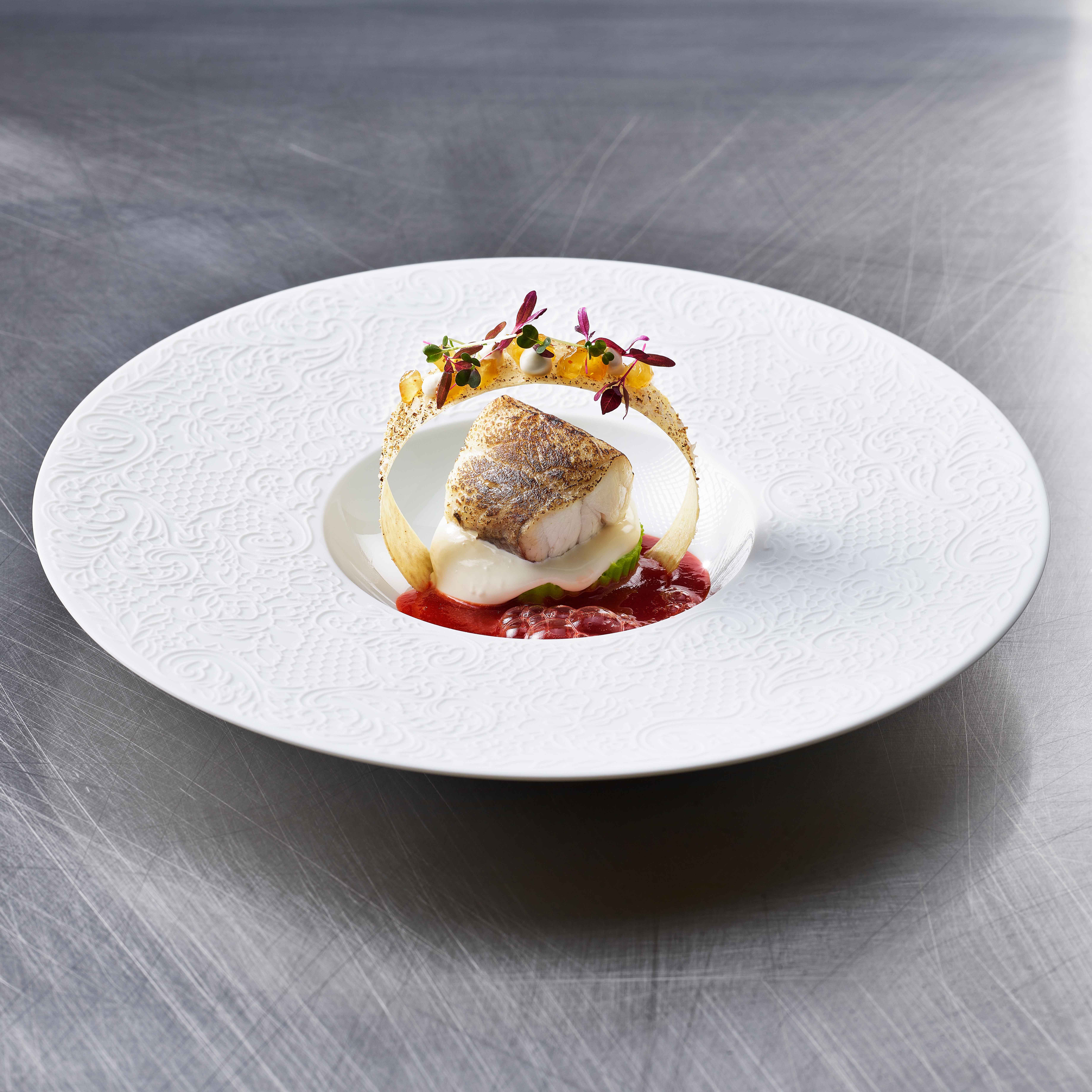 Barramundi flambé / Piselli & Peperoni / Yuzu & Yogurt