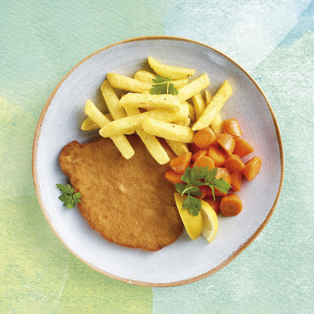 Escalope végane panée avec frites et carottes