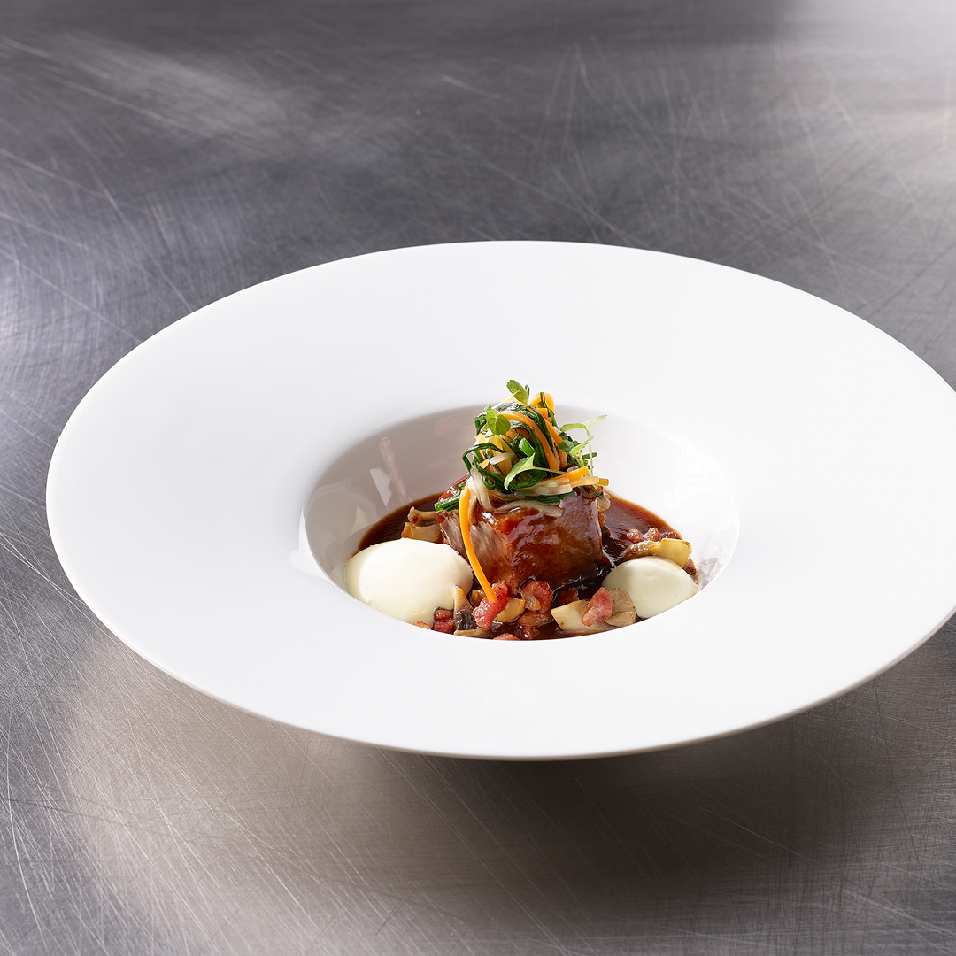 Épaule de bœuf marinée I Mousse de topinambours I Jus au carvi