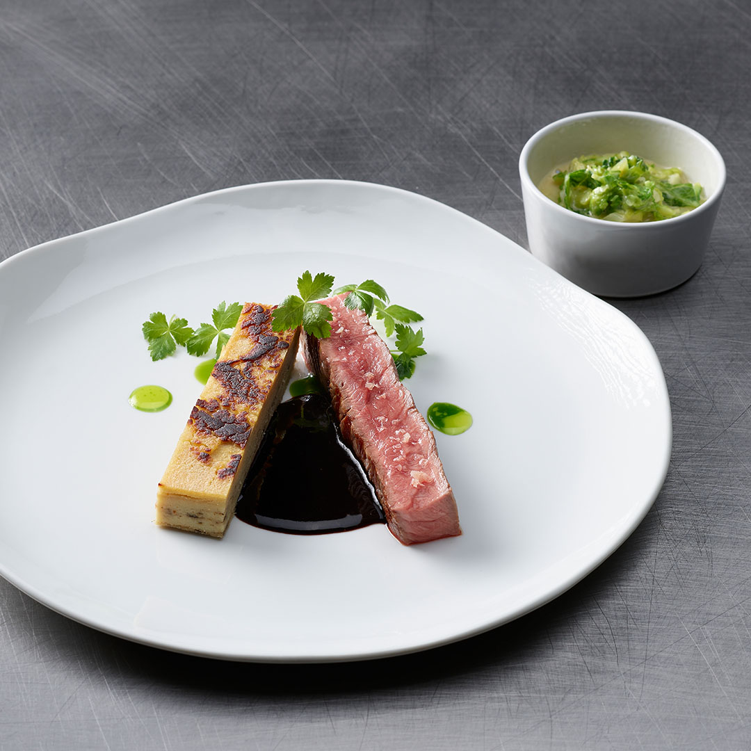 Entrecôte de bœuf du Simmental | Gâteau aux pommes de terre | Chou frisé à la crème