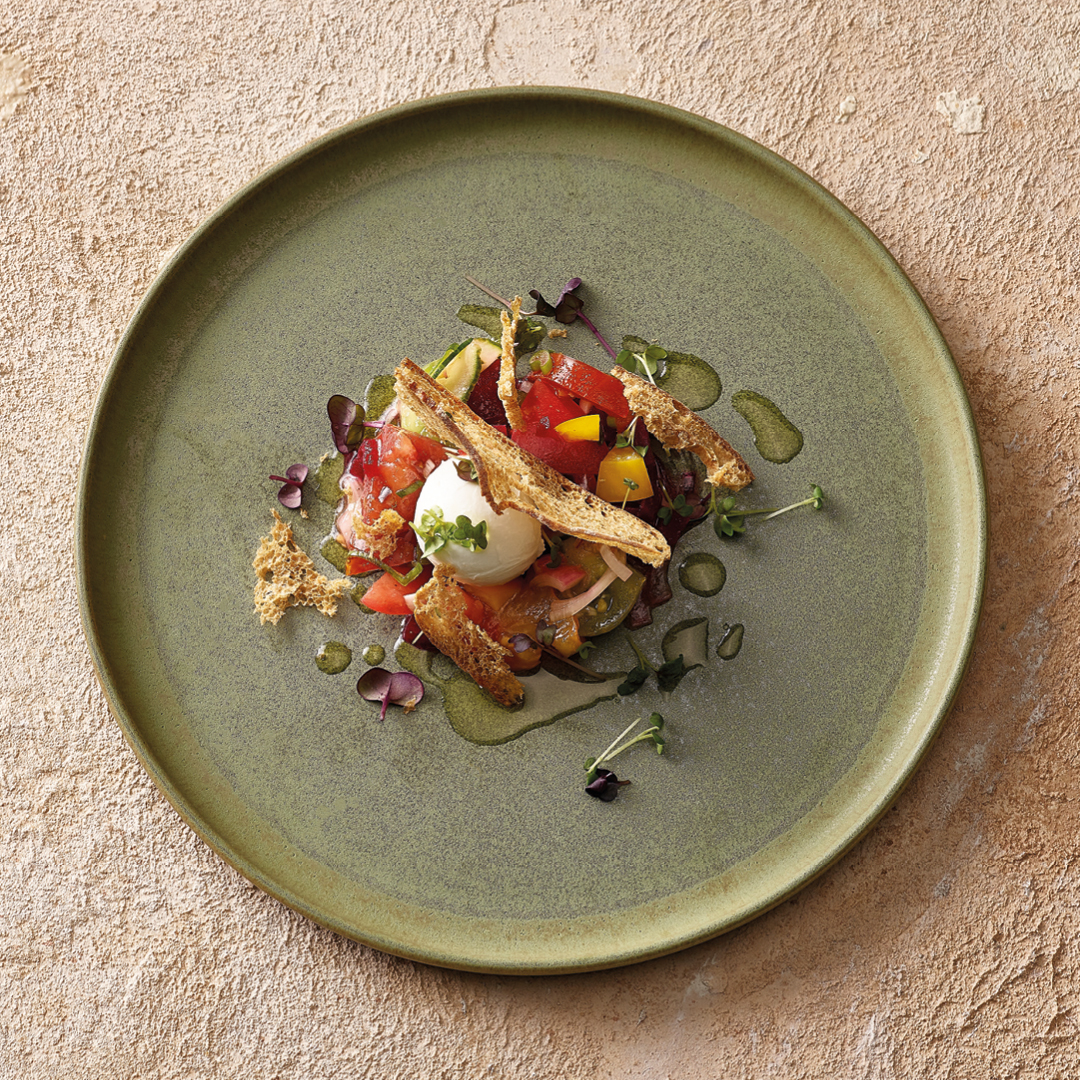 Salade de pain aux tomates, betteraves et mozzarella Origine